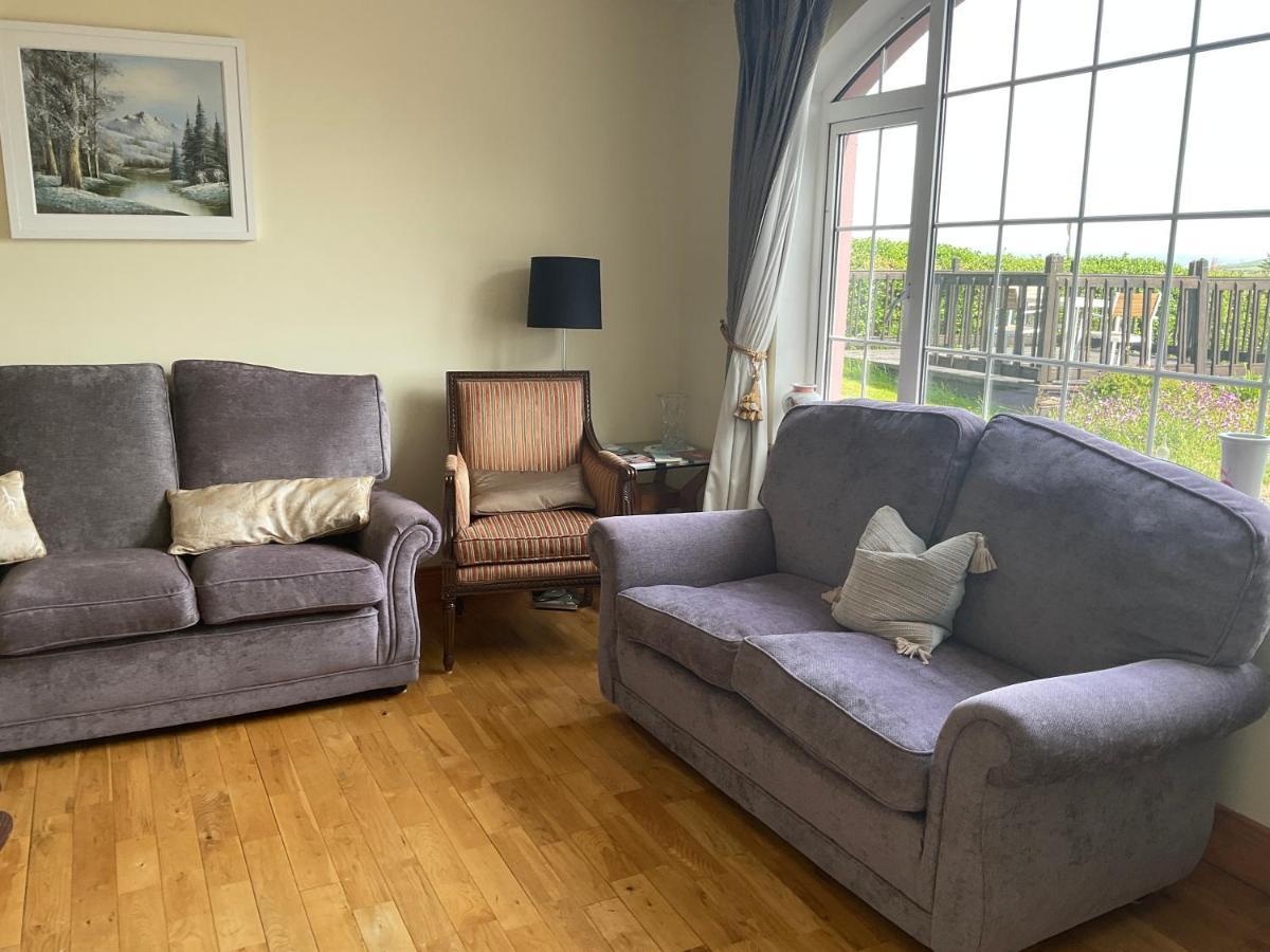 Bed and Breakfast Brownes Emlagh East Экстерьер фото
