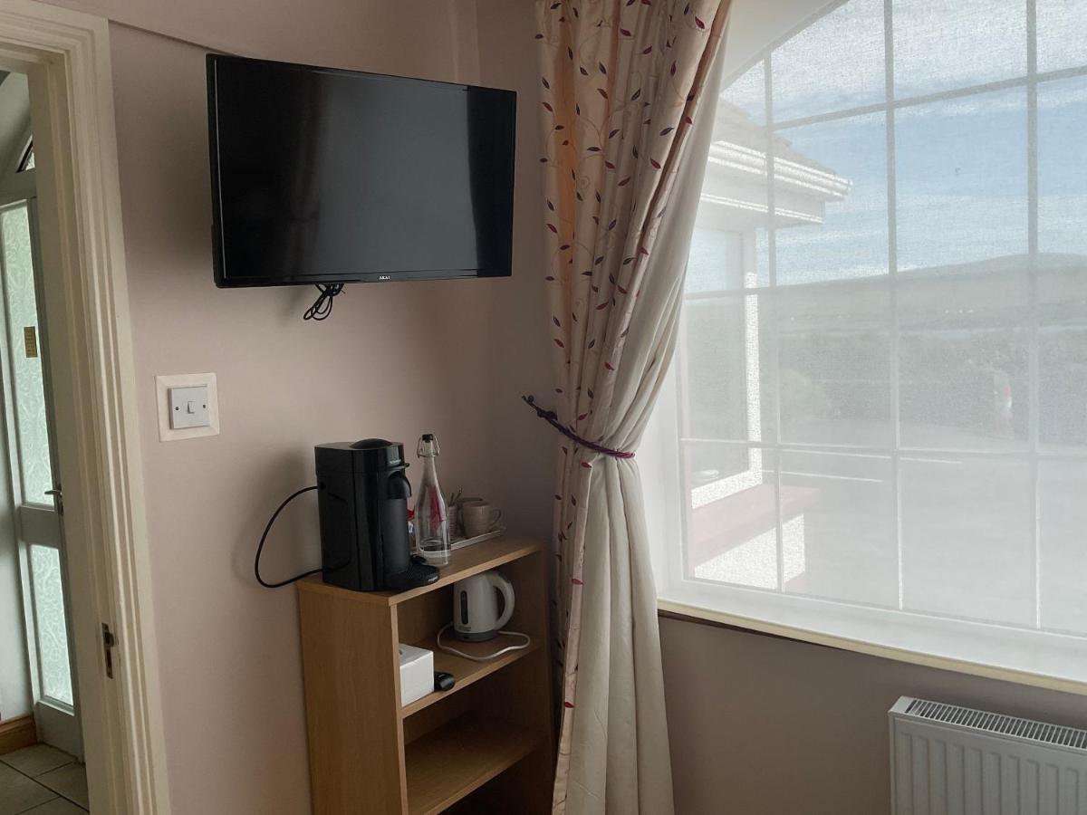 Bed and Breakfast Brownes Emlagh East Экстерьер фото