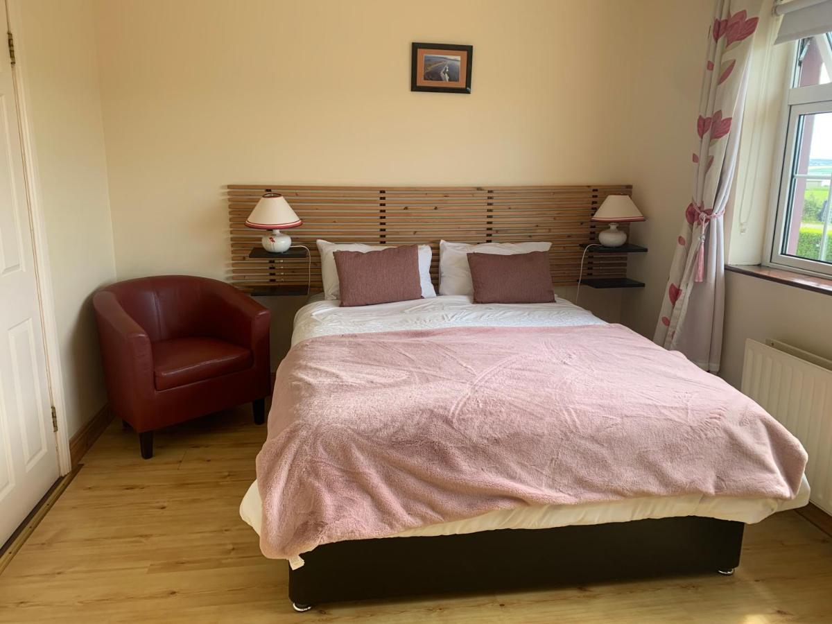Bed and Breakfast Brownes Emlagh East Экстерьер фото