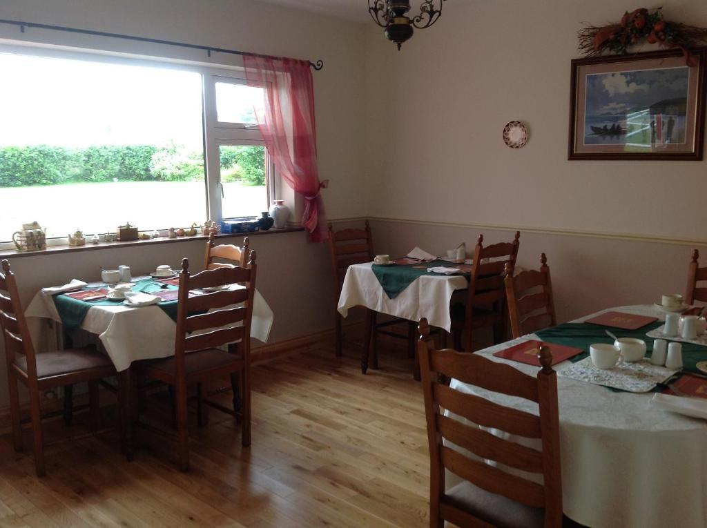 Bed and Breakfast Brownes Emlagh East Экстерьер фото