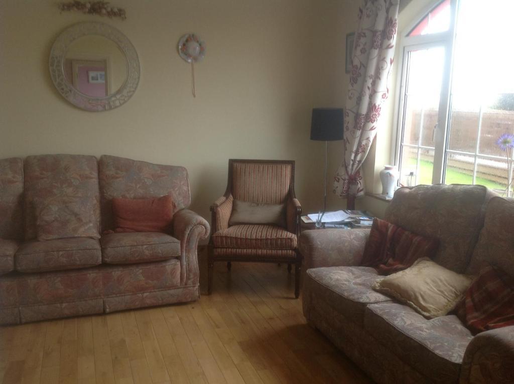 Bed and Breakfast Brownes Emlagh East Экстерьер фото